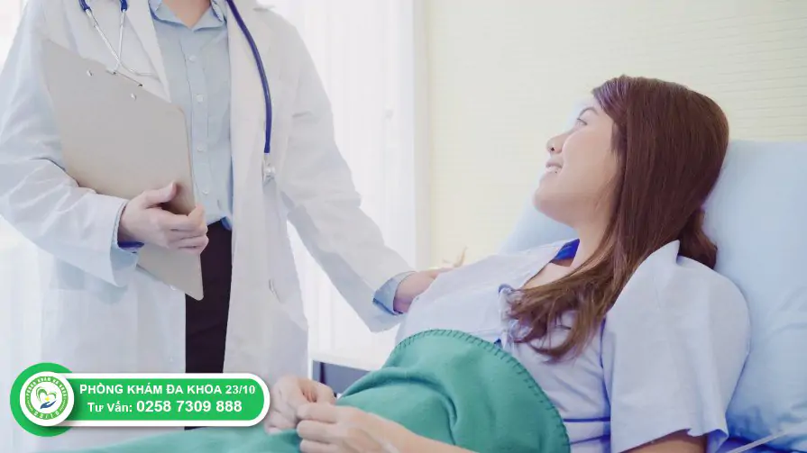 Thai 4 tuần tuổi có tự phá ở nhà được không?